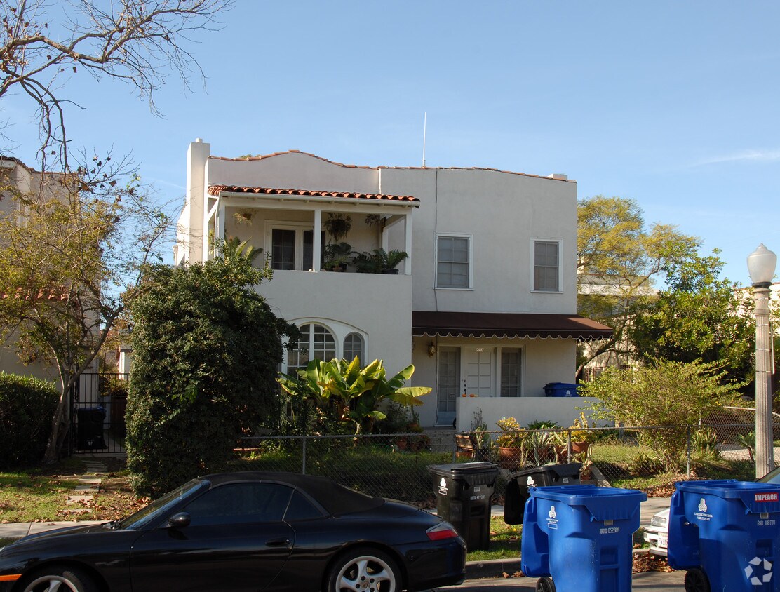Building Photo - 629 N Orange Dr
