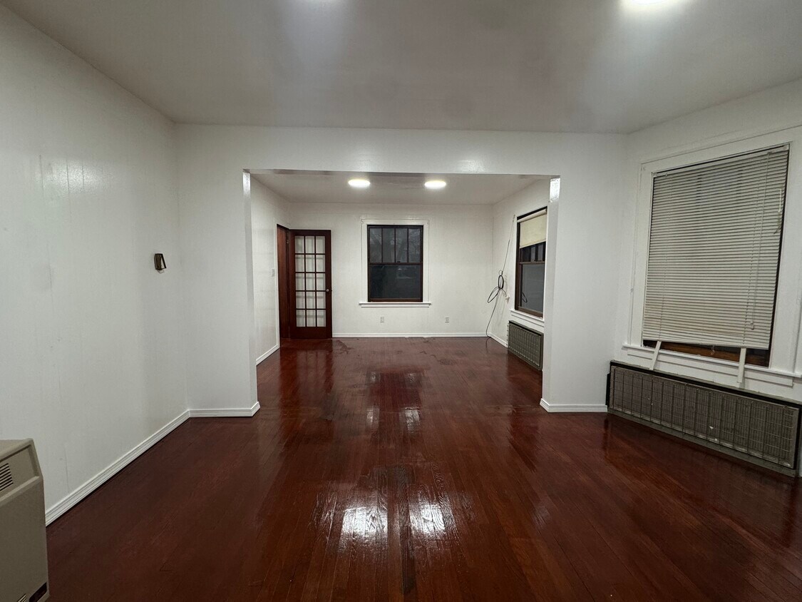 Primary Photo - 375 N Elm St