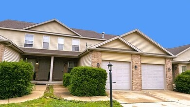 Building Photo - 806 Cobblefield Rd