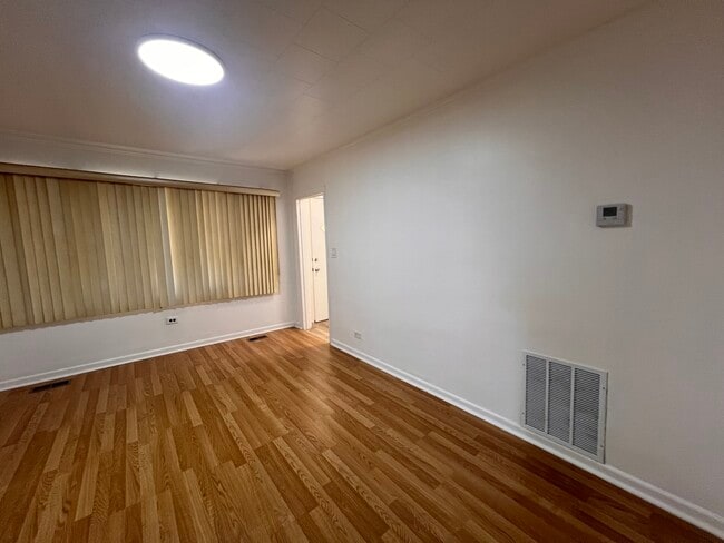 Building Photo - 3741 S Union Ave