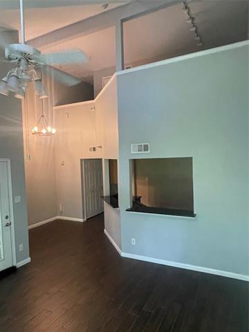 Foto del edificio - 9601 Forest Ln