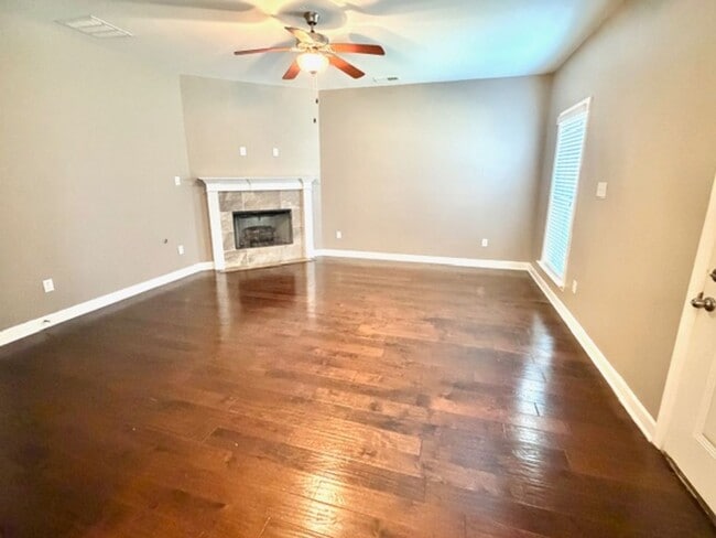 Foto del edificio - GlenlaurelWay7567