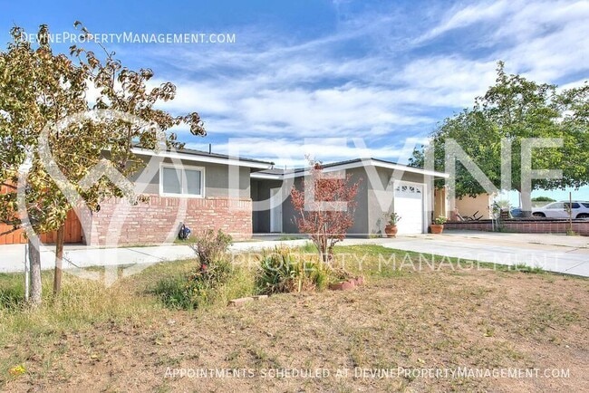 Building Photo - 15044 Redondo Dr