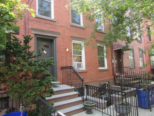 Foto del edificio - 125 Bloomfield St