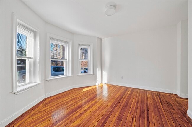 Foto del edificio - 305 Medford St