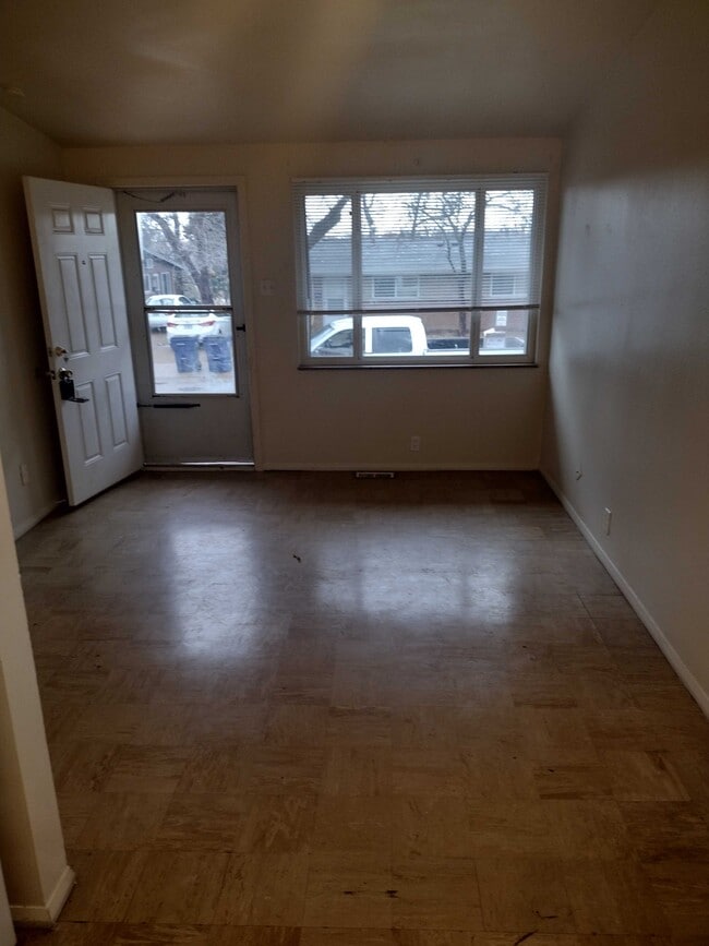 9750 McDowell Pl, Breckenridge Hills, MO 63114 Apartments in