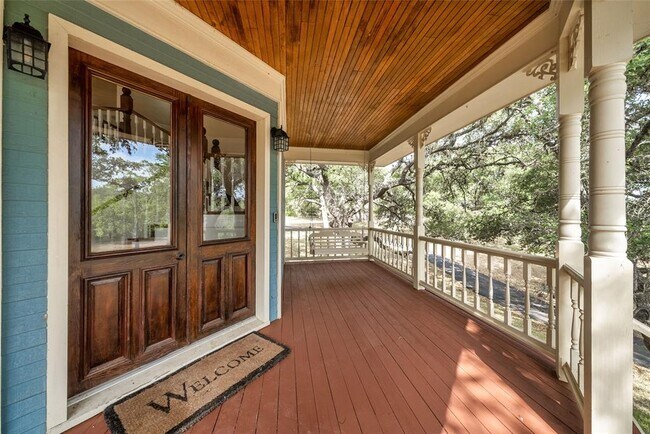 Building Photo - 533 Country Club Dr