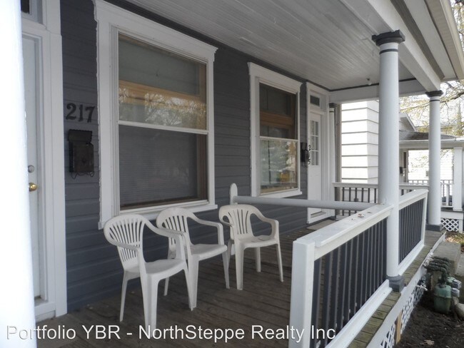 Foto del edificio - 215-217 E Maynard Ave