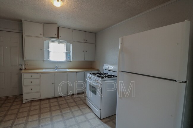 Foto del edificio - 2103 Kewanee Ave
