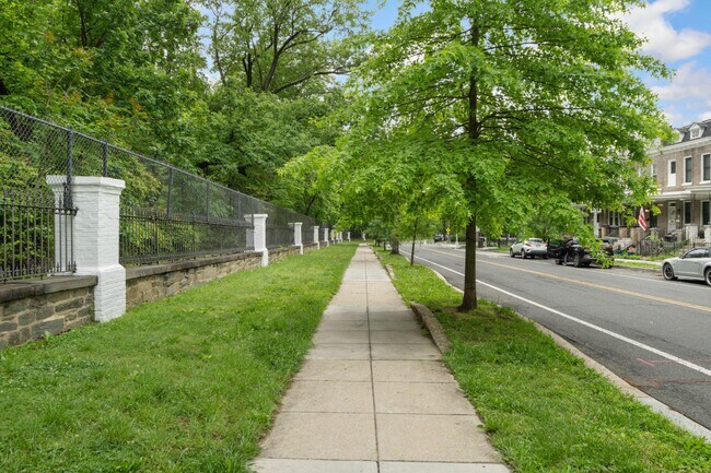 Building Photo - 245 Rock Creek Church Rd NW