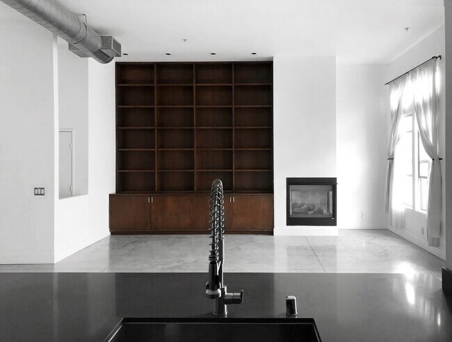 Foto del edificio - 245 N Bush St