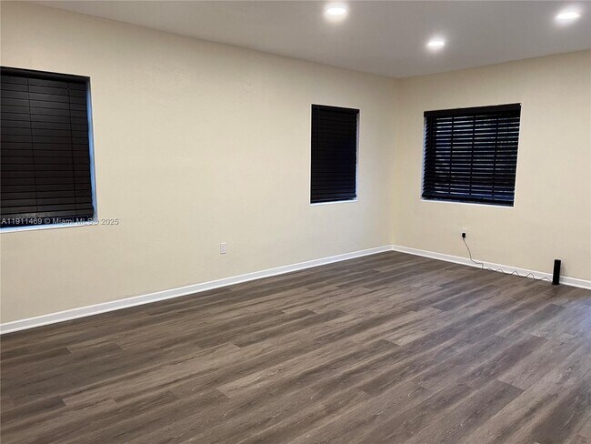 Foto del edificio - 189 Glendale Dr