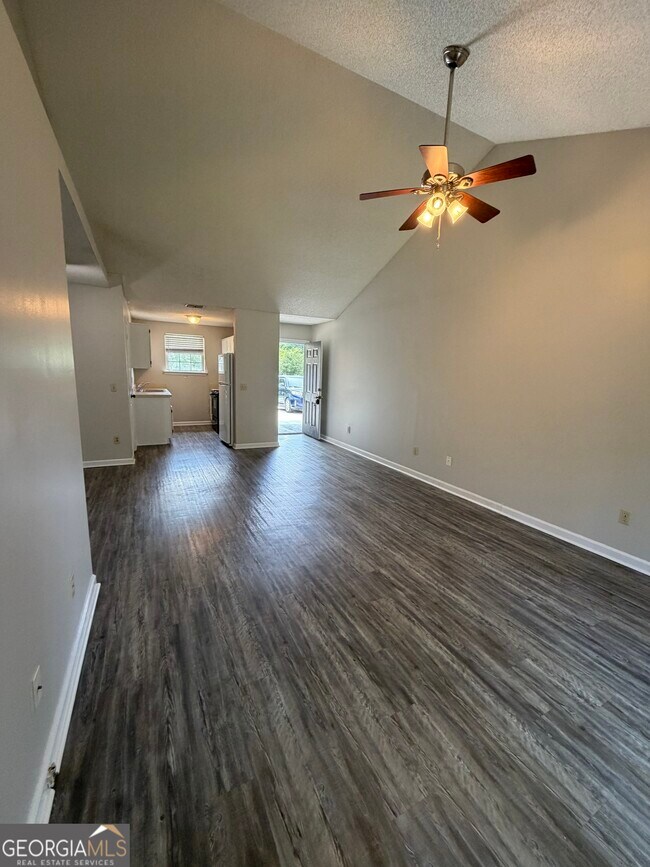 Building Photo - 411 Baltic Ct