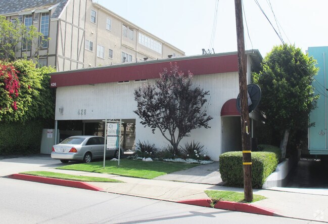Foto principal - 426 S Barrington Ave