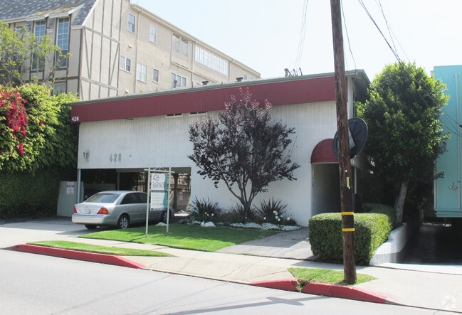 Primary Photo - 426 S Barrington Ave