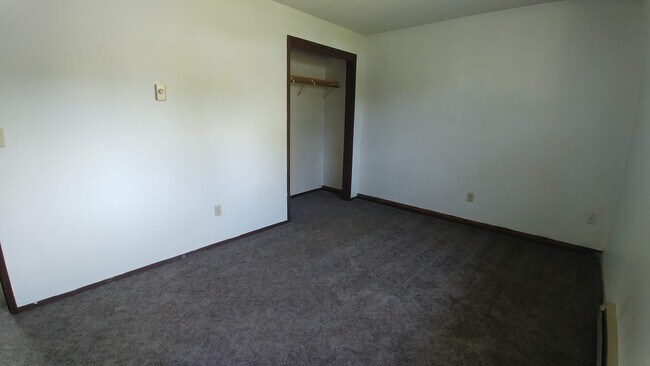 Foto del edificio - 305 NW Robert St