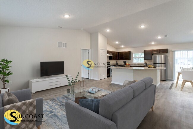 Building Photo - 8009 N Primrose Dr