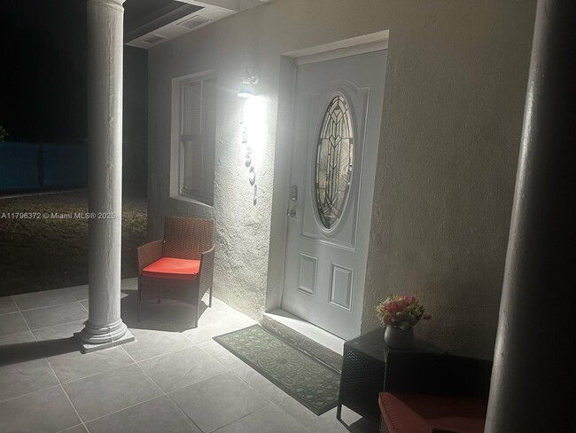 Foto del edificio - 12801 Westview Dr