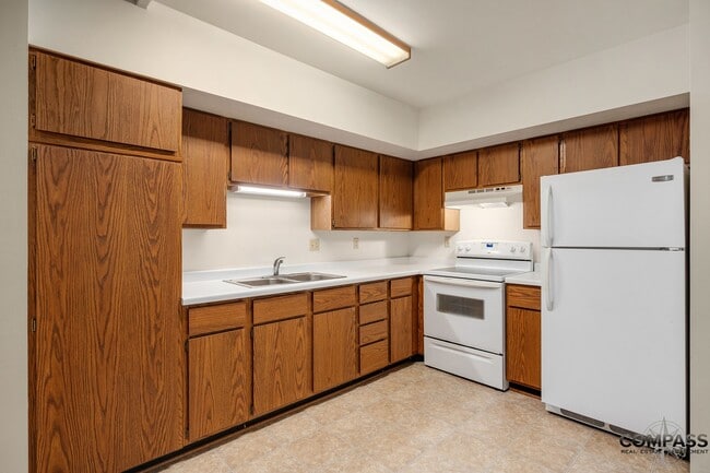 Interior Photo - 610 Gray St Apartments
