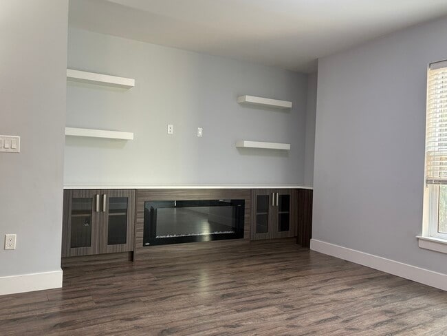 Building Photo - 500 Fleming Rd