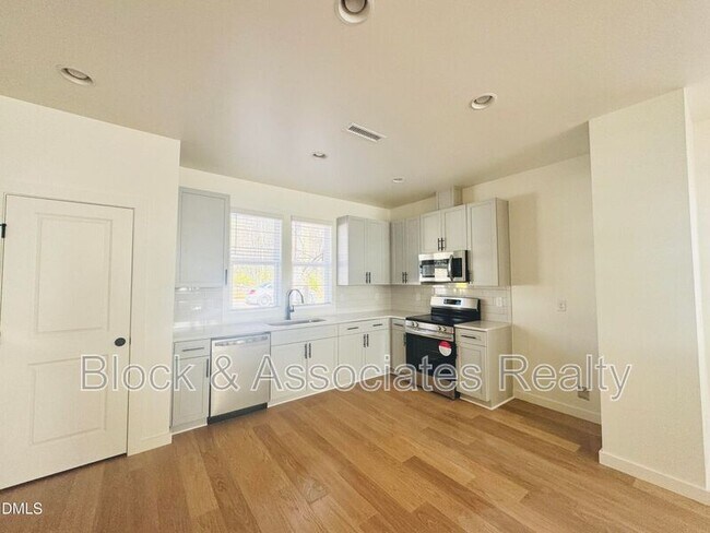 Building Photo - 809 Wilcox St