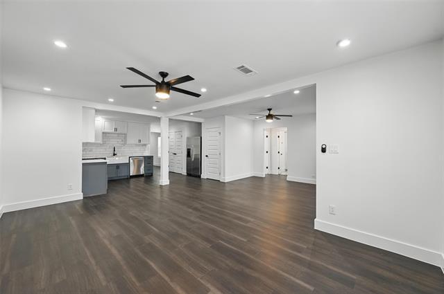 Building Photo - 2134 W Amherst Ave