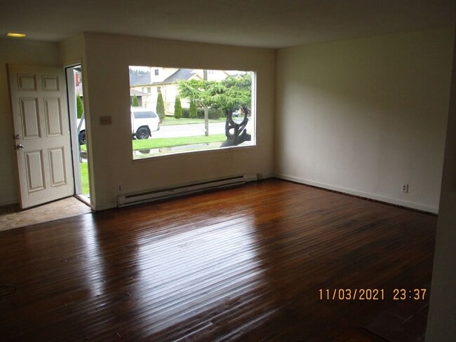 Foto del edificio - 3022 Sumner Ave