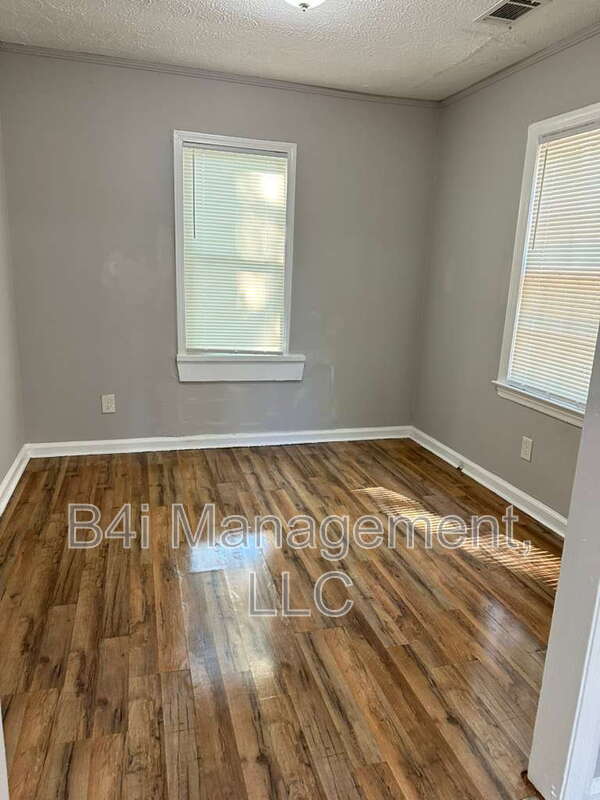 Foto del edificio - 1240 Rocky Creek Rd