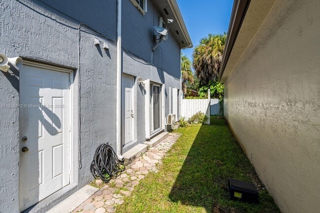 Building Photo - 15251 NW 89th Ave