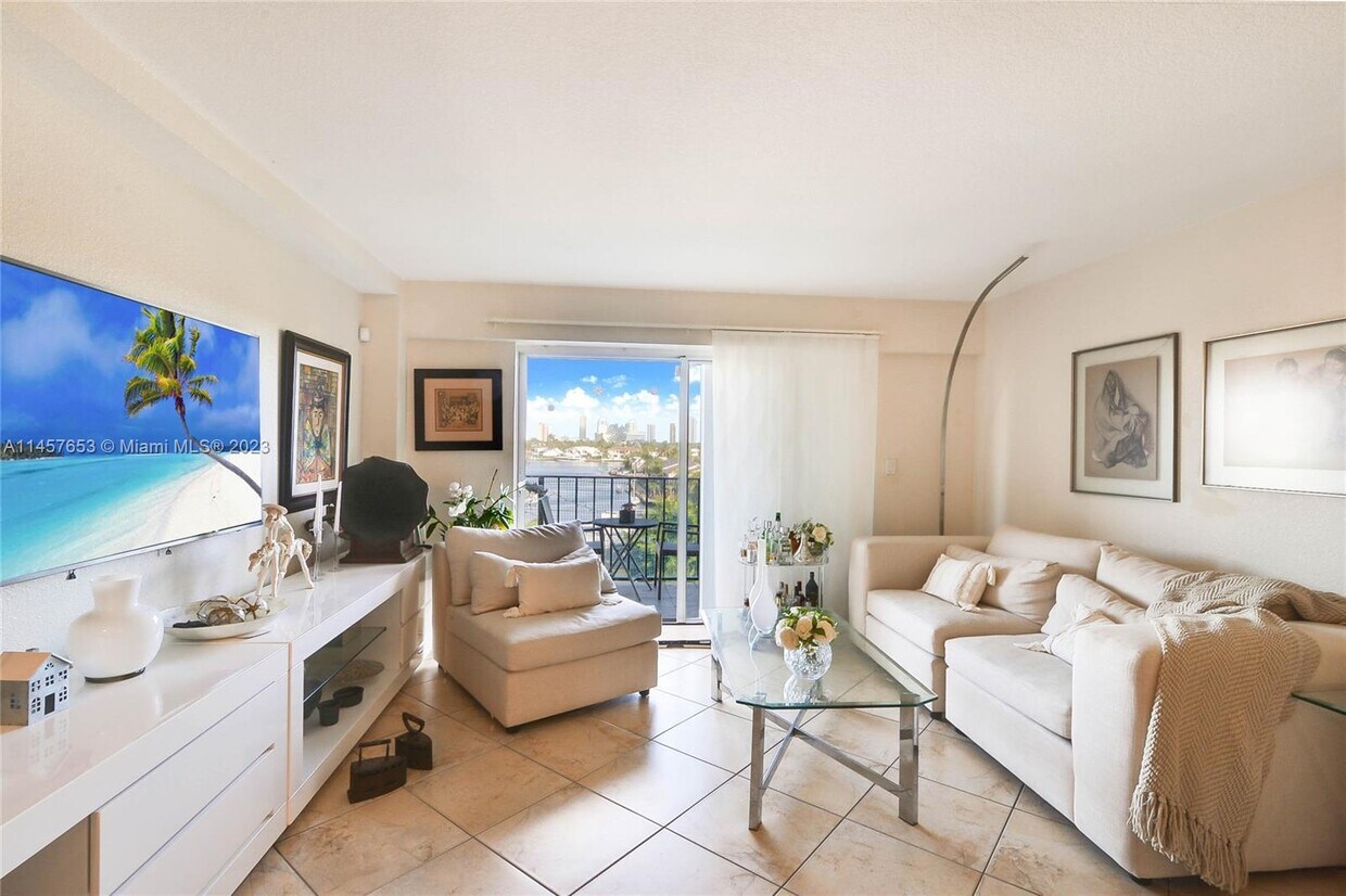 Foto principal - 16508 NE 26th Ave
