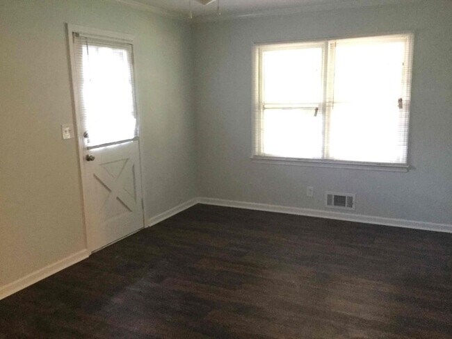 Building Photo - 1339 Alverado Way