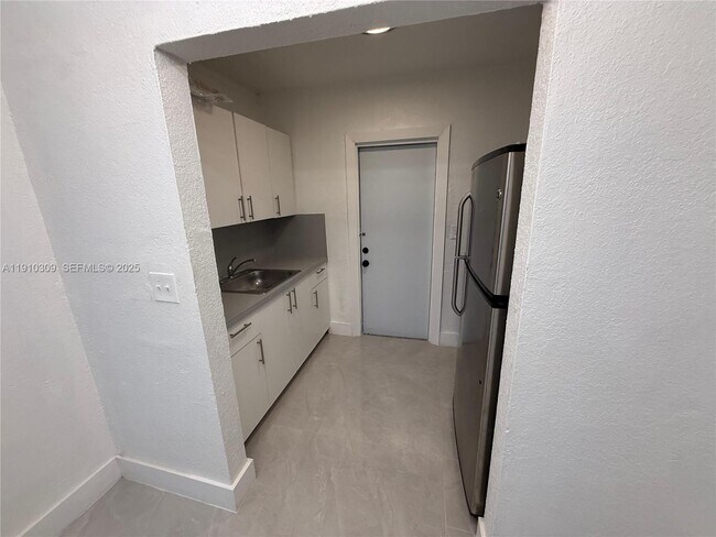 Foto del edificio - 1251 NW 61st St