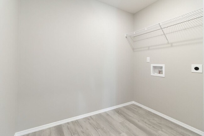 Foto del edificio - Stunning 4-Bedroom Home