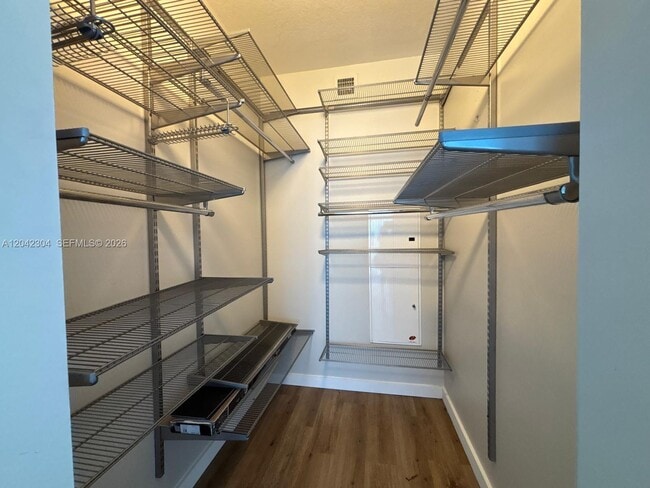 Foto del edificio - 185 SW 7th St