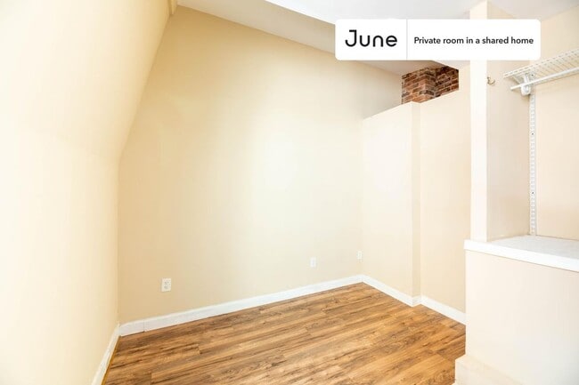 Building Photo - Room in Shared 8 bed/3.5 bath home