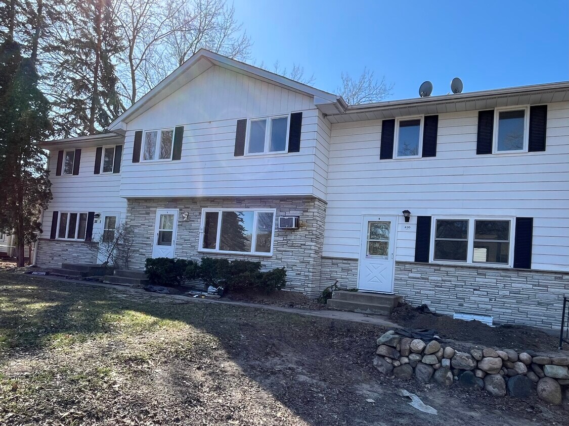 430 Ironton St NE, Fridley, MN 55432 Townhome Rentals in Fridley MN