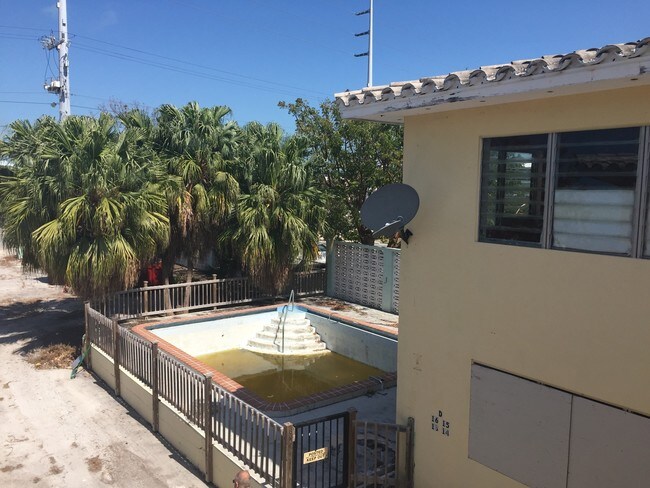 Building Photo - 1655 Overseas Hwy