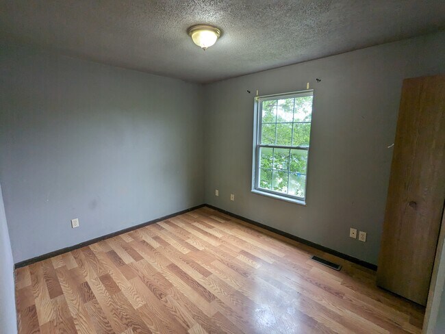 Building Photo - 812 Montana St