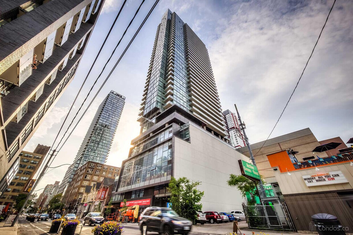Photo principale - 290-2290 Adelaide St W