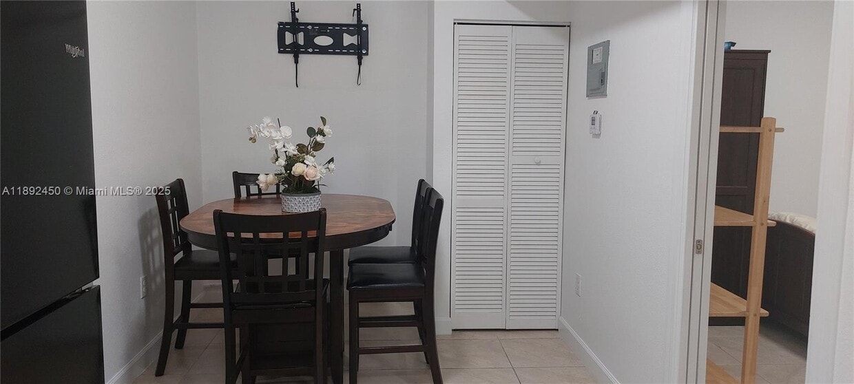 Foto principal - 250 SW 4th St