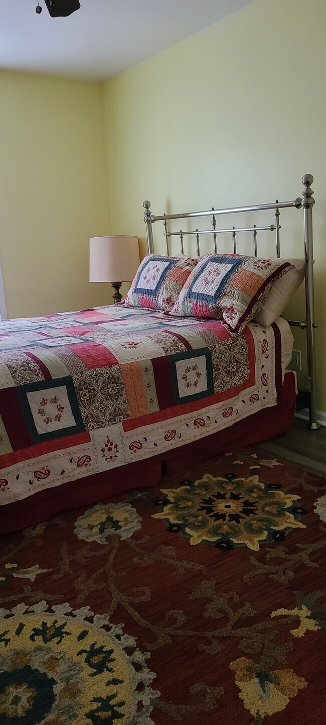 Dormitorio A - 6103 Yorkhill Dr