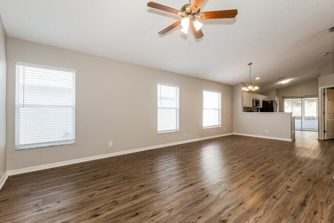 Building Photo - 810 Cape Cod Cir