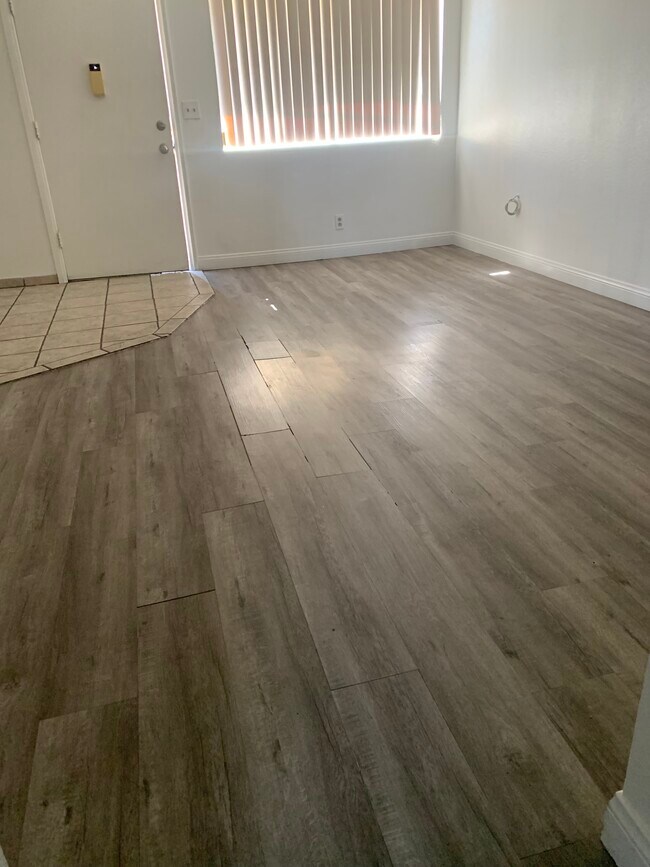 Living room - 1835 N Bruce St