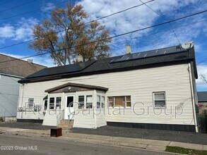 Building Photo - 117-117-119 Odell St