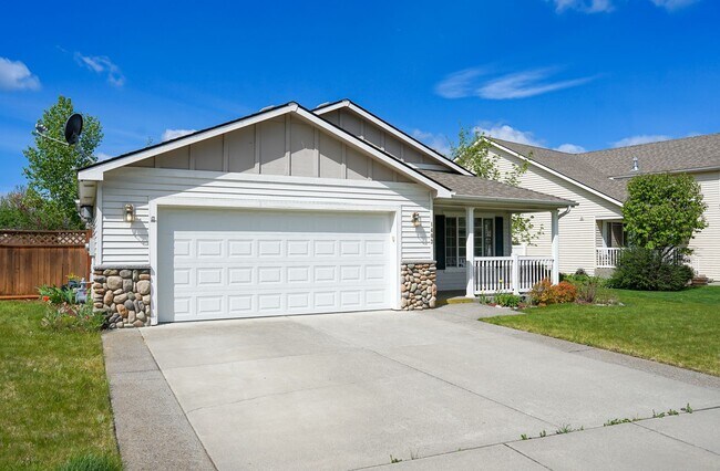 Foto del edificio - Lovely 3 bedroom 2 bath Post Falls home fo...