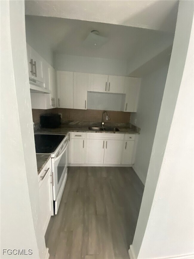 Building Photo - 1830 Maravilla Ave