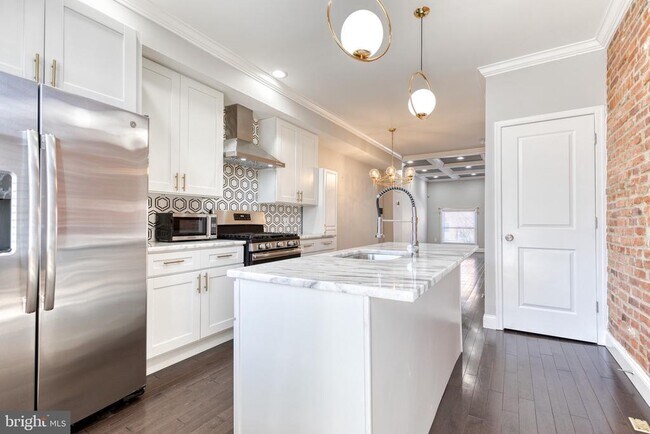 Building Photo - 635 S Lehigh St