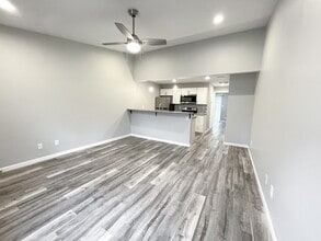 Building Photo - 1209 E Dawn Dr