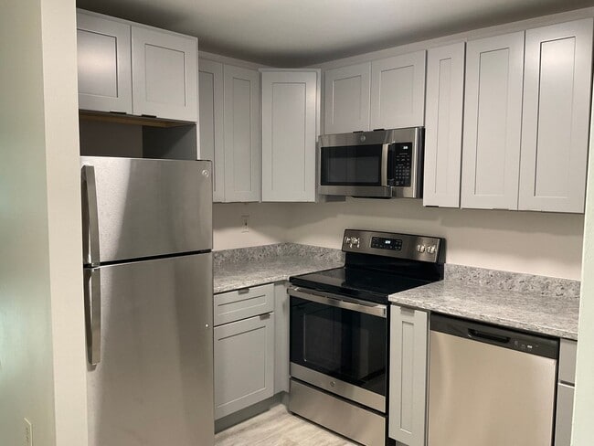 Building Photo - Lovely remodeled 1 bedroom Condo