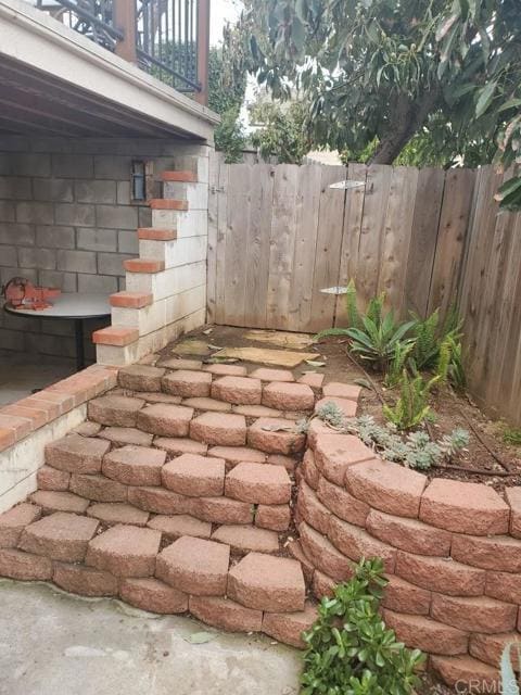 Building Photo - 421 Hillway Dr